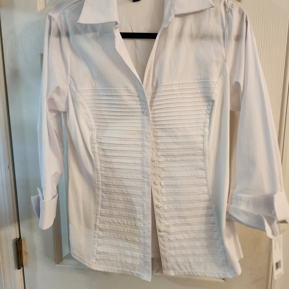 Zac & Rachel White Button-Front Pintuck Blouse. NWT